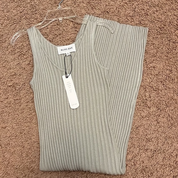 Sage green ribbed midi dress - Picture 2 of 2
